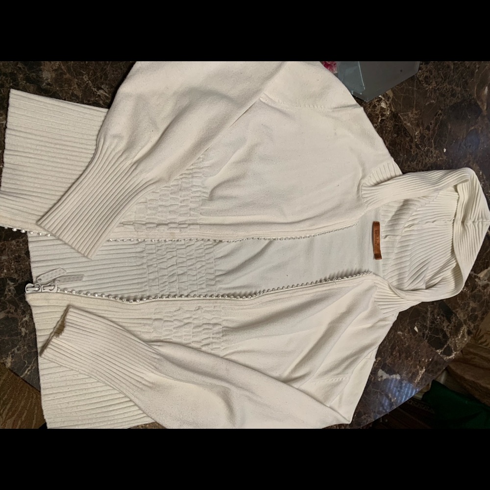 Beige pre loved hoodie with embellished zipper